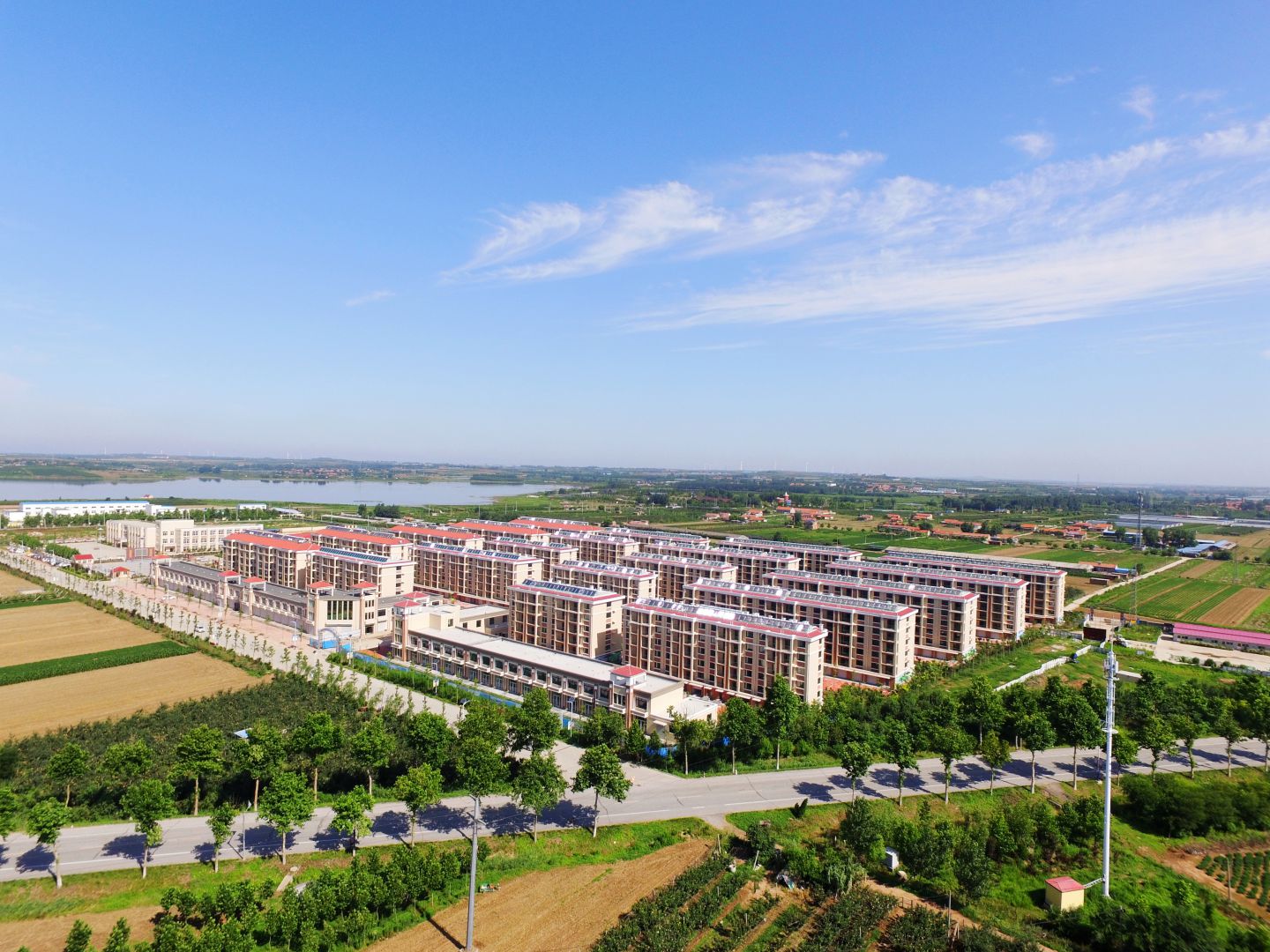 青岛半岛线上官网_半岛online(中国)体育集团莱西平度公司河头店镇龙泉湖社区项目实景图01_compressed